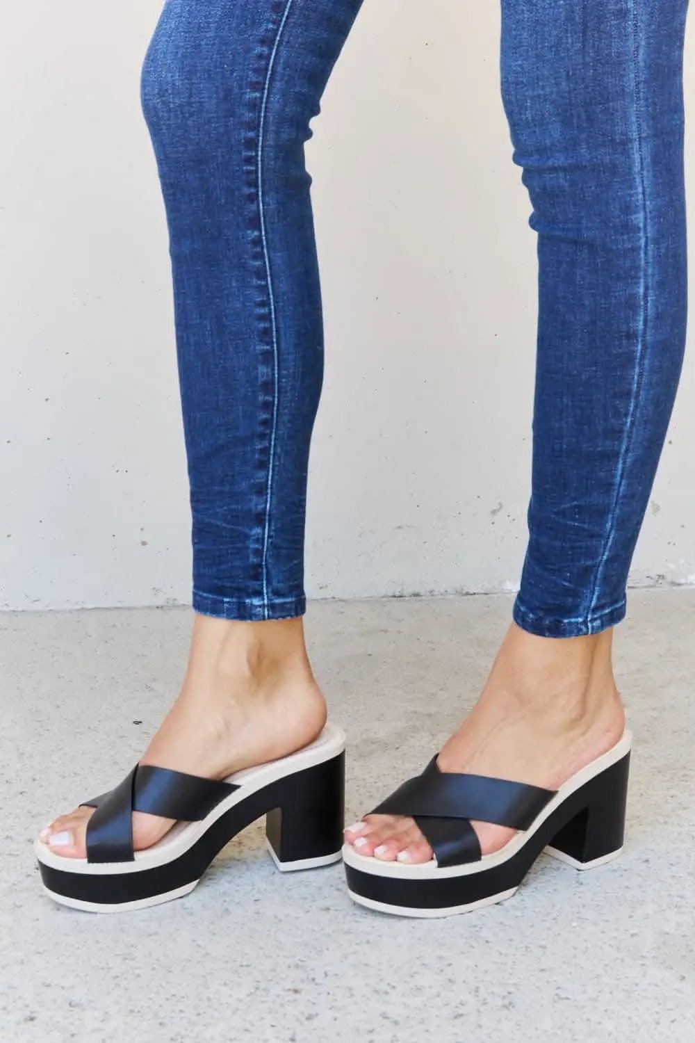 Weeboo contrast platform sandals in black - Love Salve
